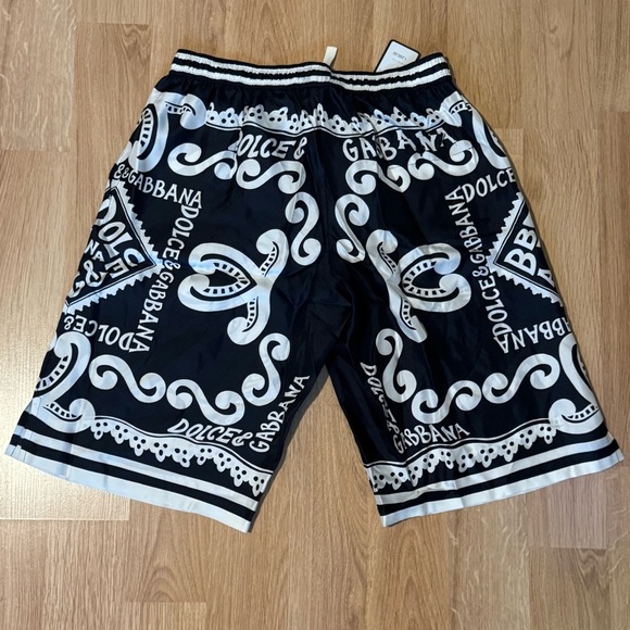 DOLCE & GABBANA 100% Silk Bandana Print Navy Blue Shorts Size IT 48 $1295 NWT - Picture 8 of 11